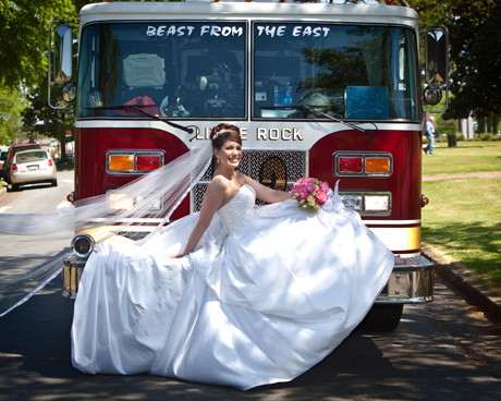 bride photograph firetruck